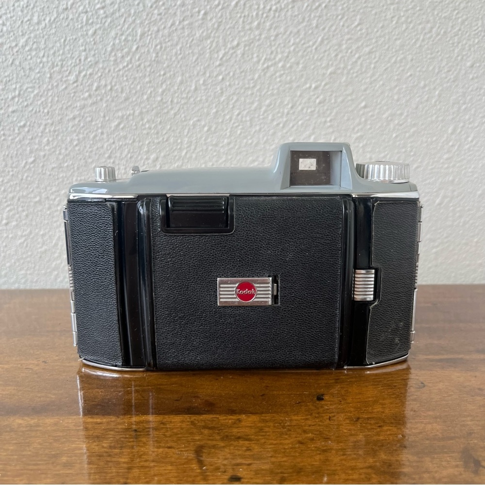 vintage Kodak Tourist Camera - Picture 8 of 10